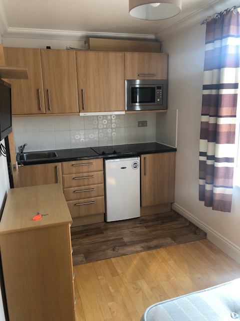 Room Glengall Grove in Greater London