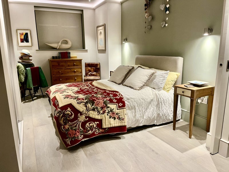 Room Putney Bridge Road in Greater London