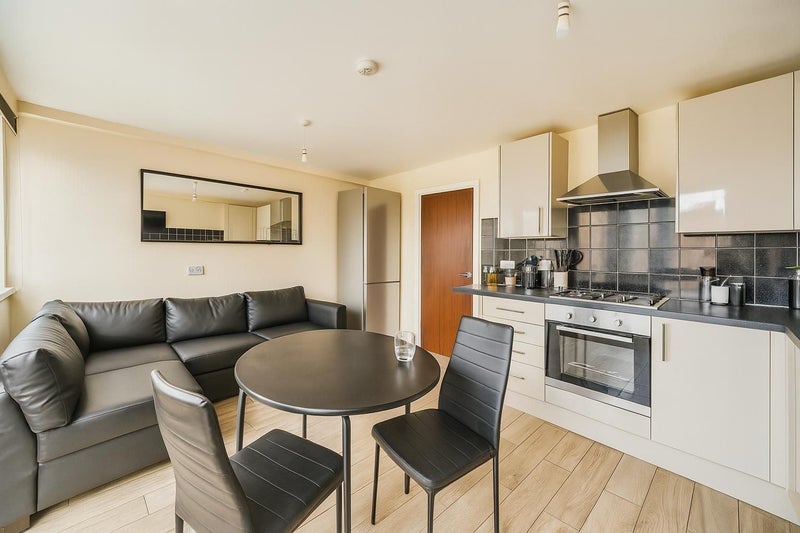 Room Camilla Road in Greater London