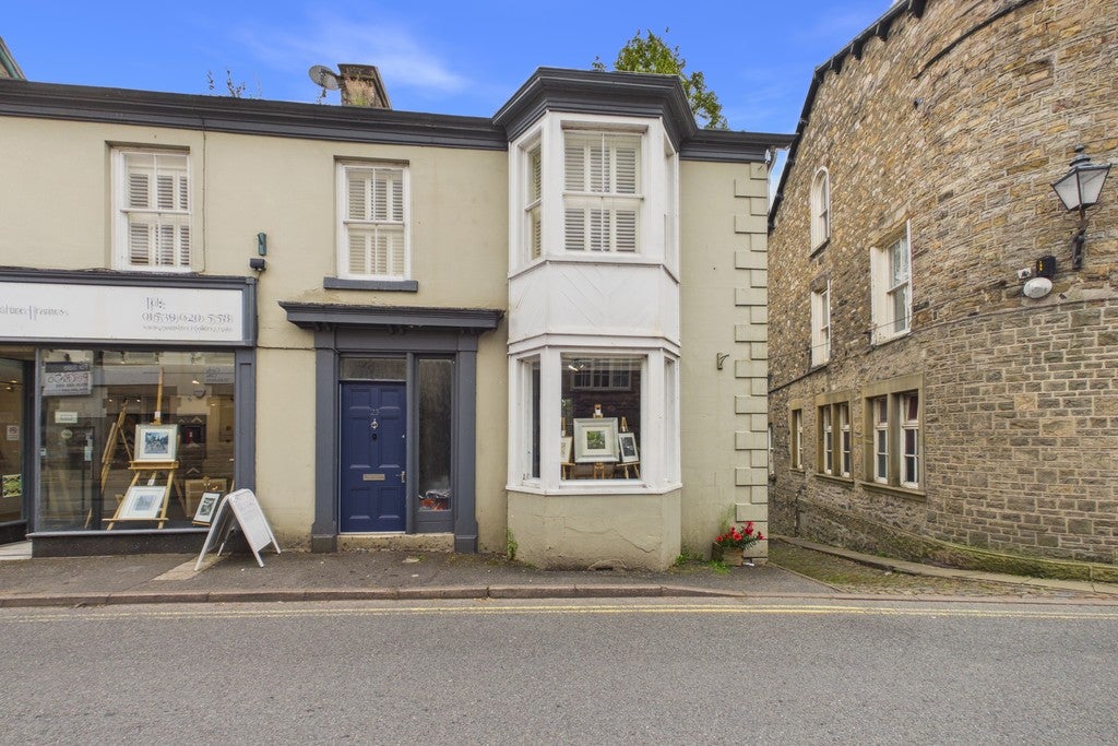 Flat Main Street in Sedbergh