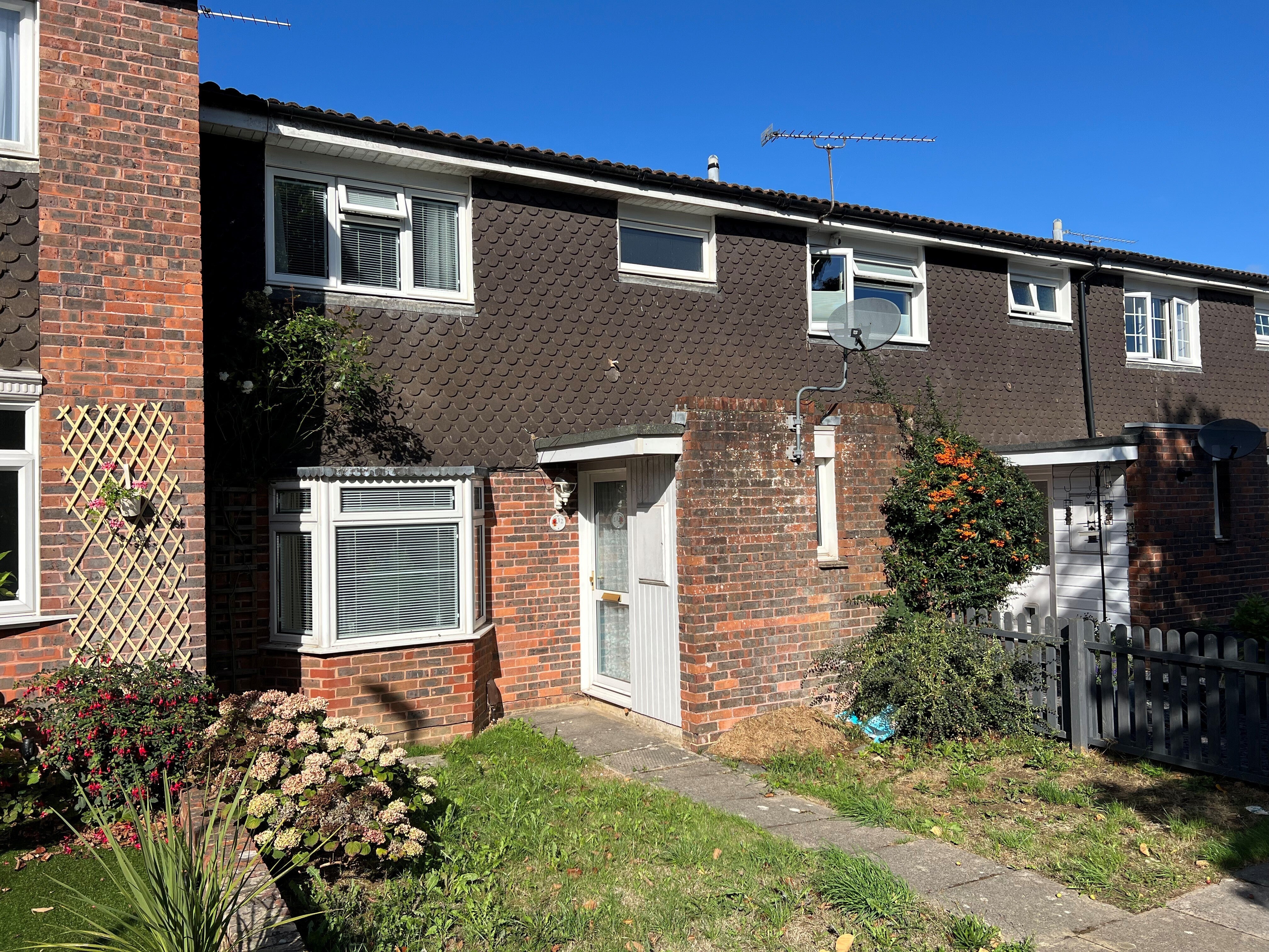 House Gunning Close in Crawley