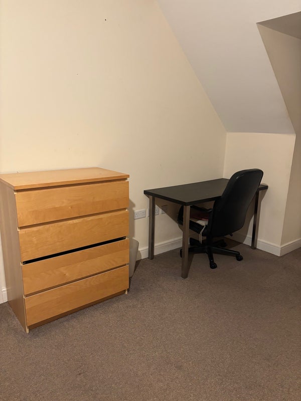 Room Cob Court in Bristol