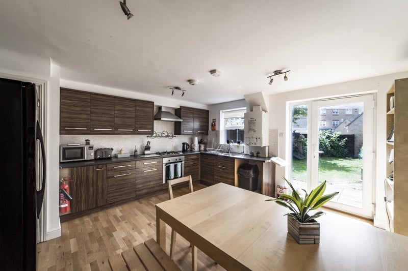Room Bedford Road in Greater London