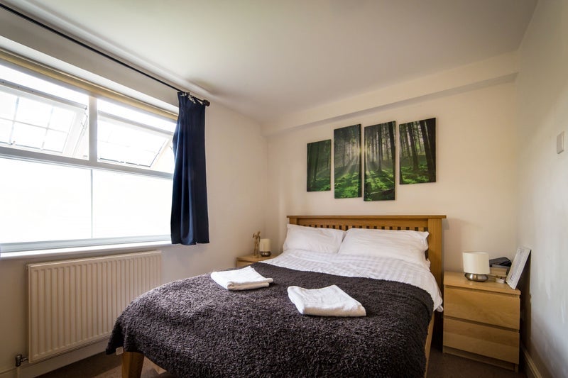 Room Bedford Road in Greater London