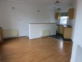 Flat Leopold Road in Greater London