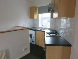 Flat Leopold Road in Greater London