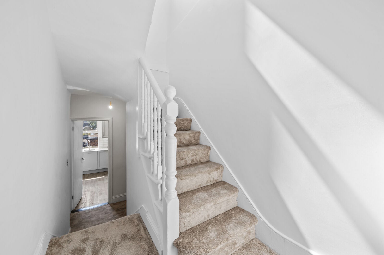 Flat Leopold Road in Greater London