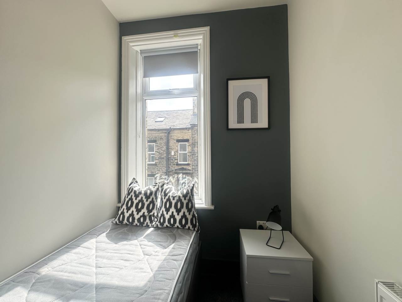 Room Westover Road in Leeds