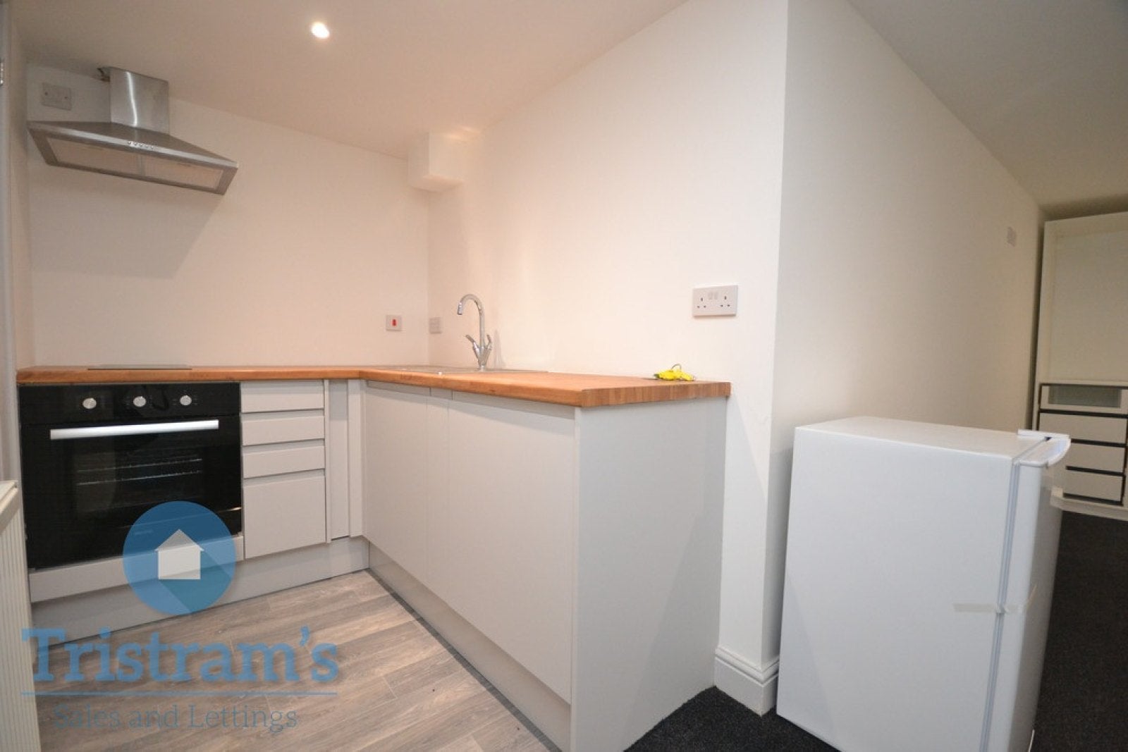Room Bulwer Road in Nottingham