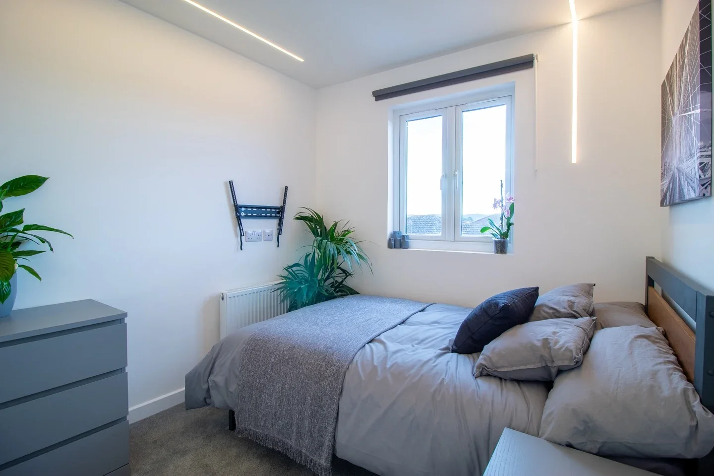 Room Desborough Road in Eastleigh