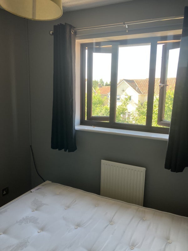 Room Holwell Close in Paulton