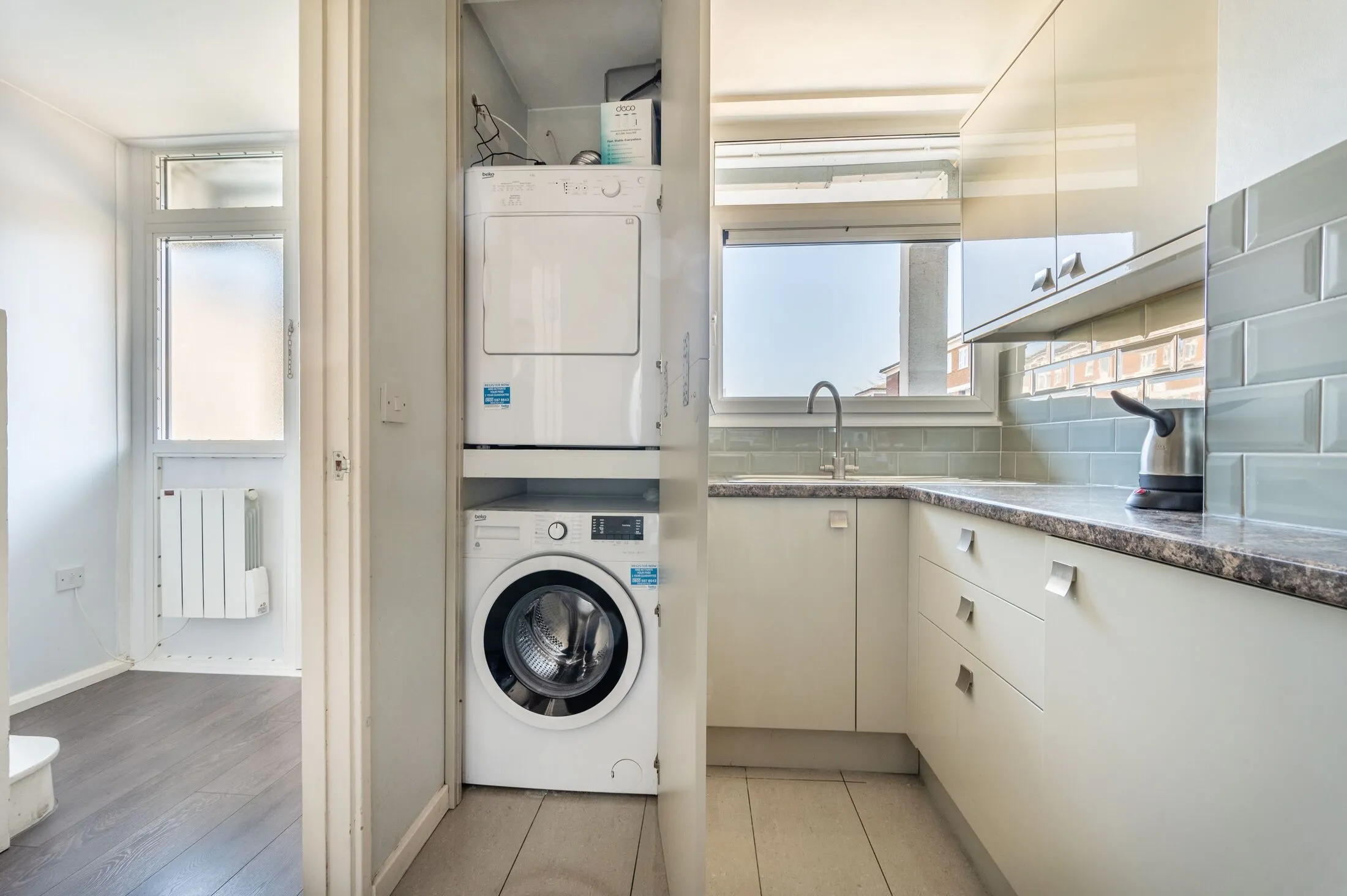 Flat Kennington Lane in Greater London