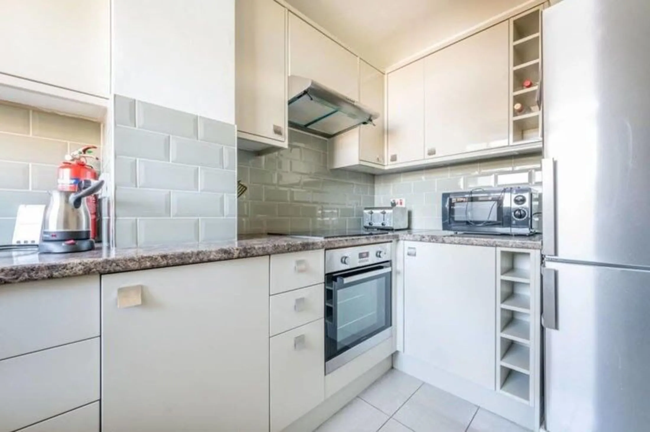 Flat Kennington Lane in Greater London