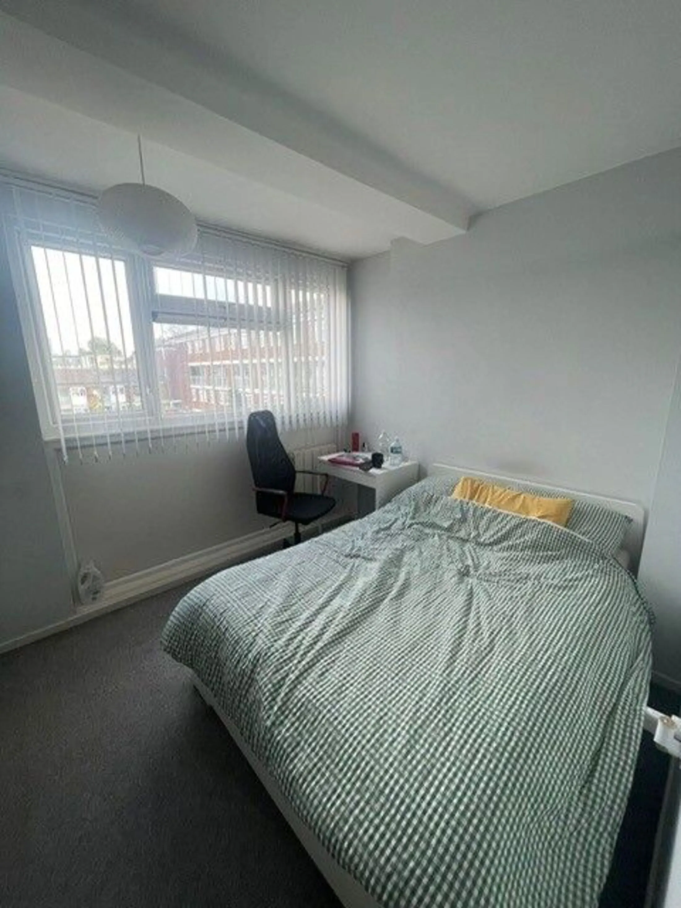 Flat Kennington Lane in Greater London