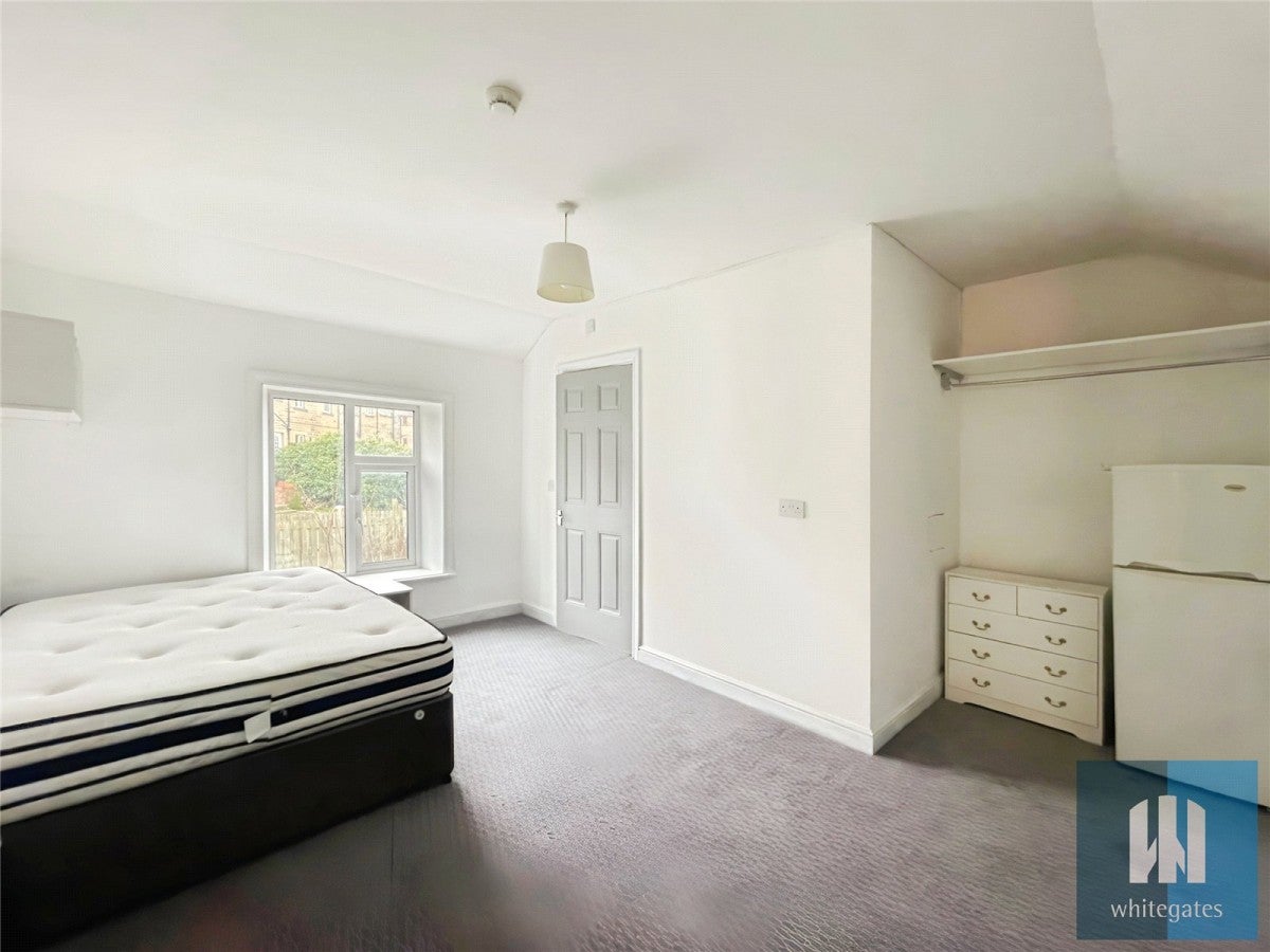 Room Lowerhouses Lane in Kirklees