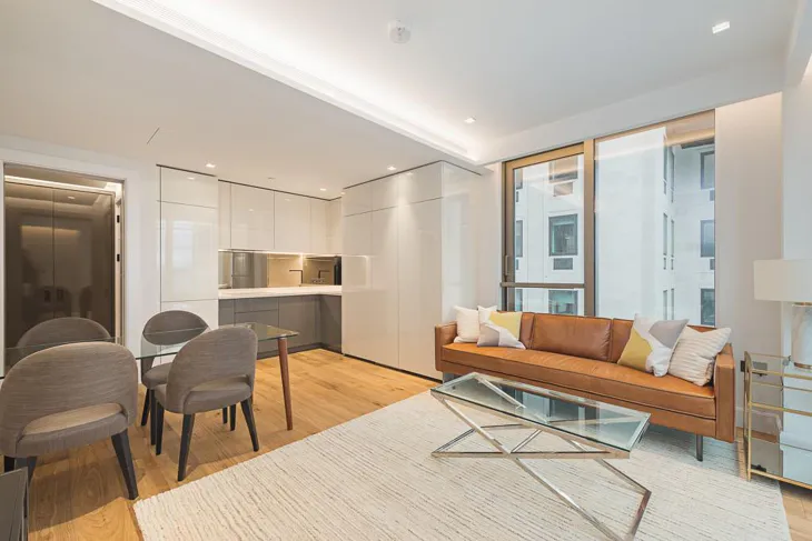 Flat Belvedere Road in Greater London