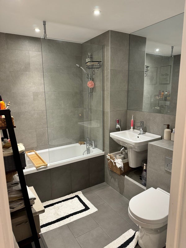 Room Hazel Lane in Greater London