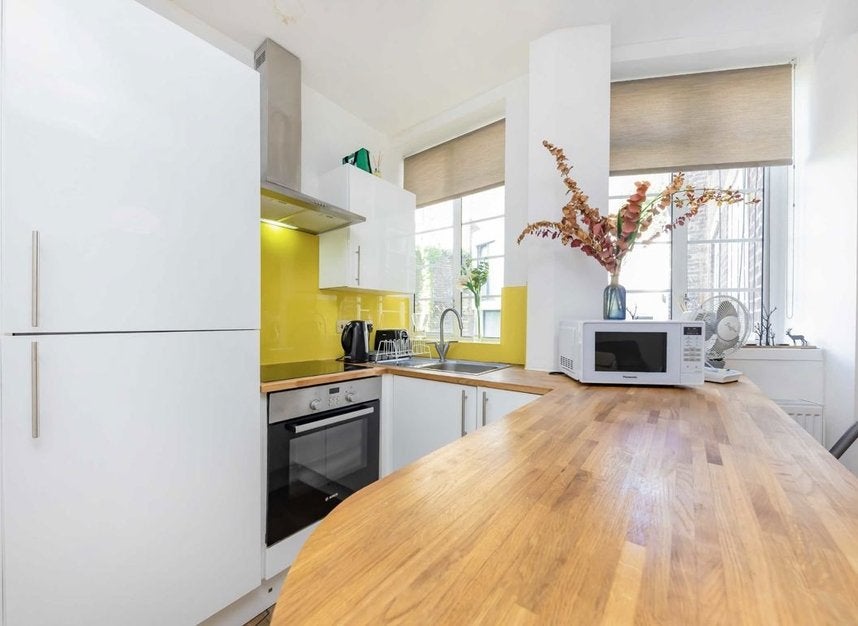 Flat Elgin Avenue in City of Westminster