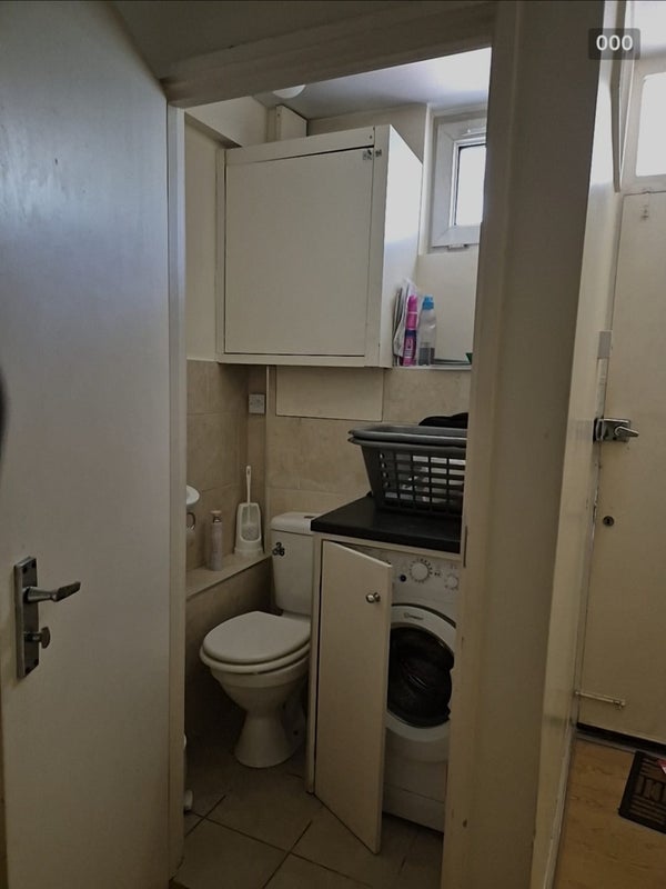 Room Limpsfield Avenue in Greater London