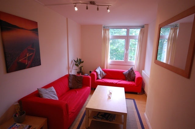 Room Limpsfield Avenue in Greater London