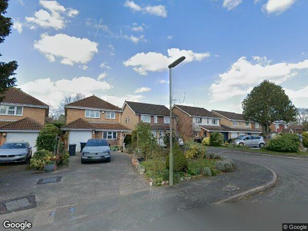 House Westwood Avenue in Borough of Runnymede