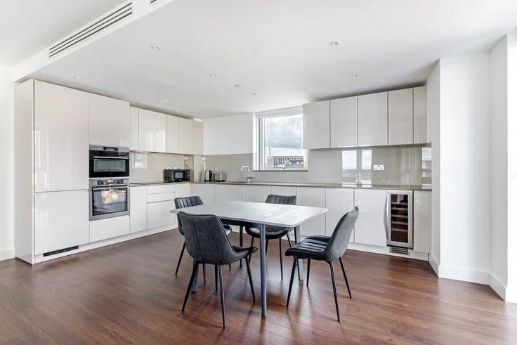 Flat Wandsworth Road in Greater London