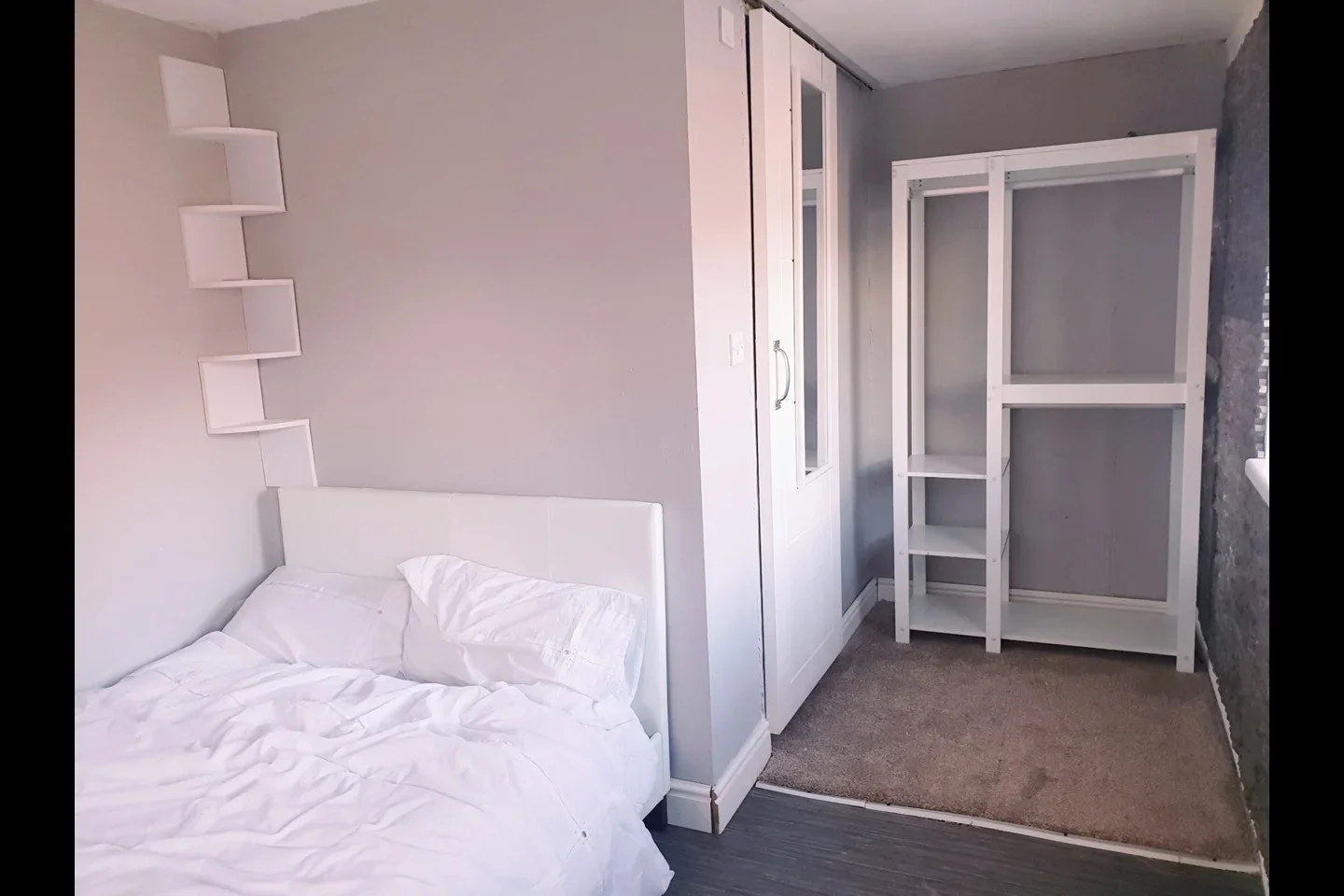 Room Harper Close in Grays