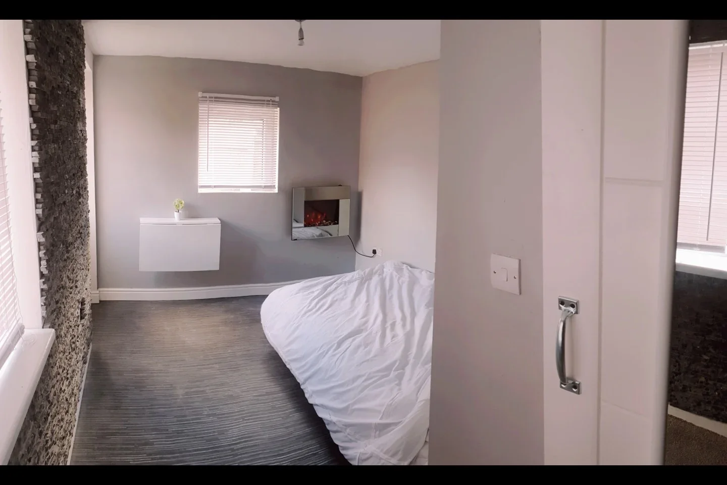 Room Harper Close in Grays