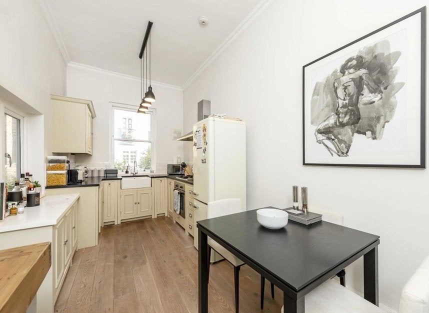 Flat Moreton Place in City of Westminster