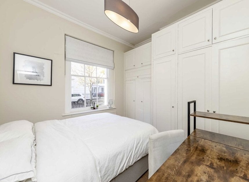 Flat Moreton Place in City of Westminster
