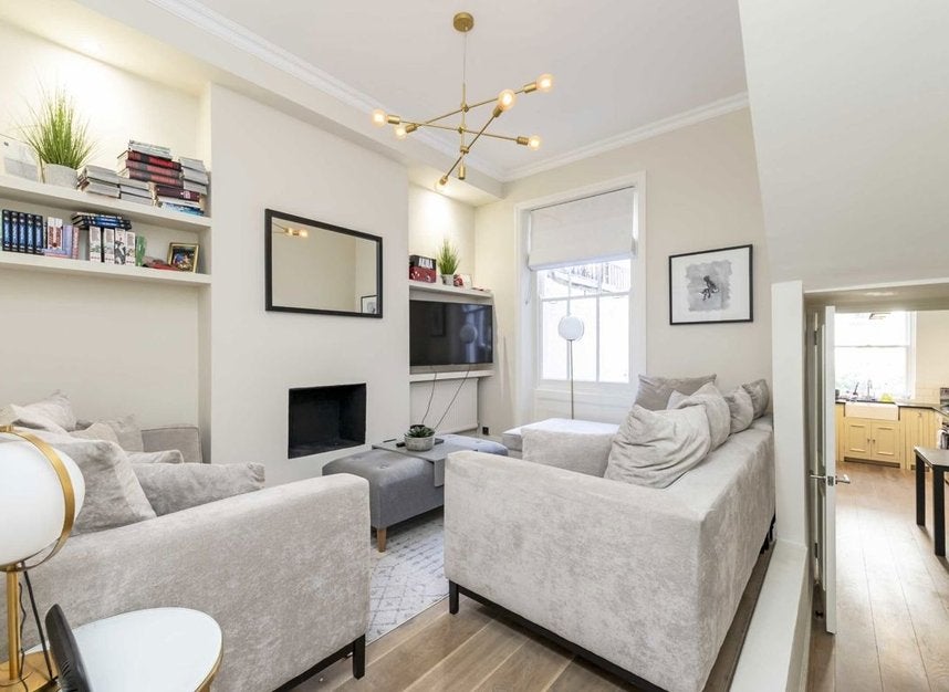 Flat Moreton Place in City of Westminster