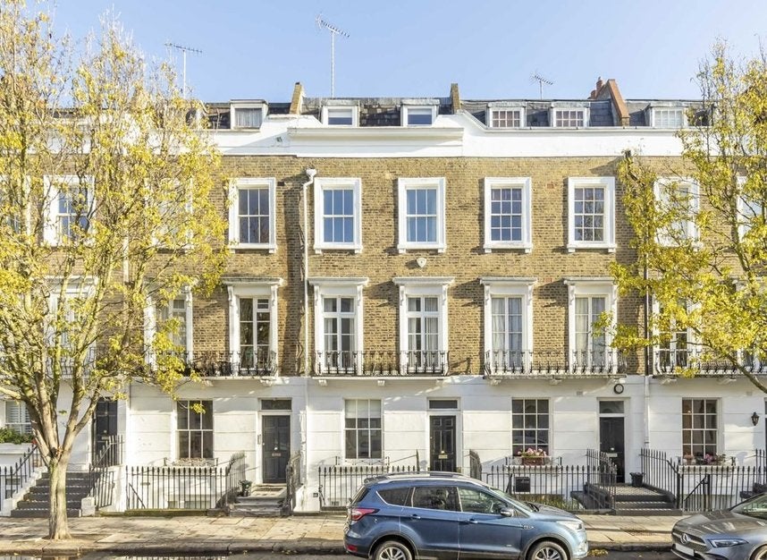 Flat Moreton Place in City of Westminster