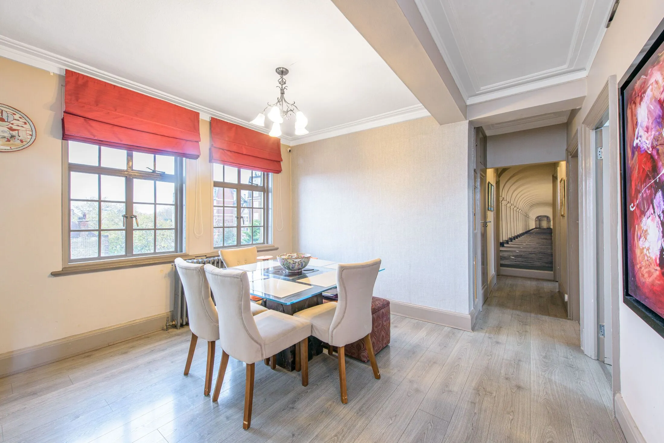 Flat Finchley Road in Greater London