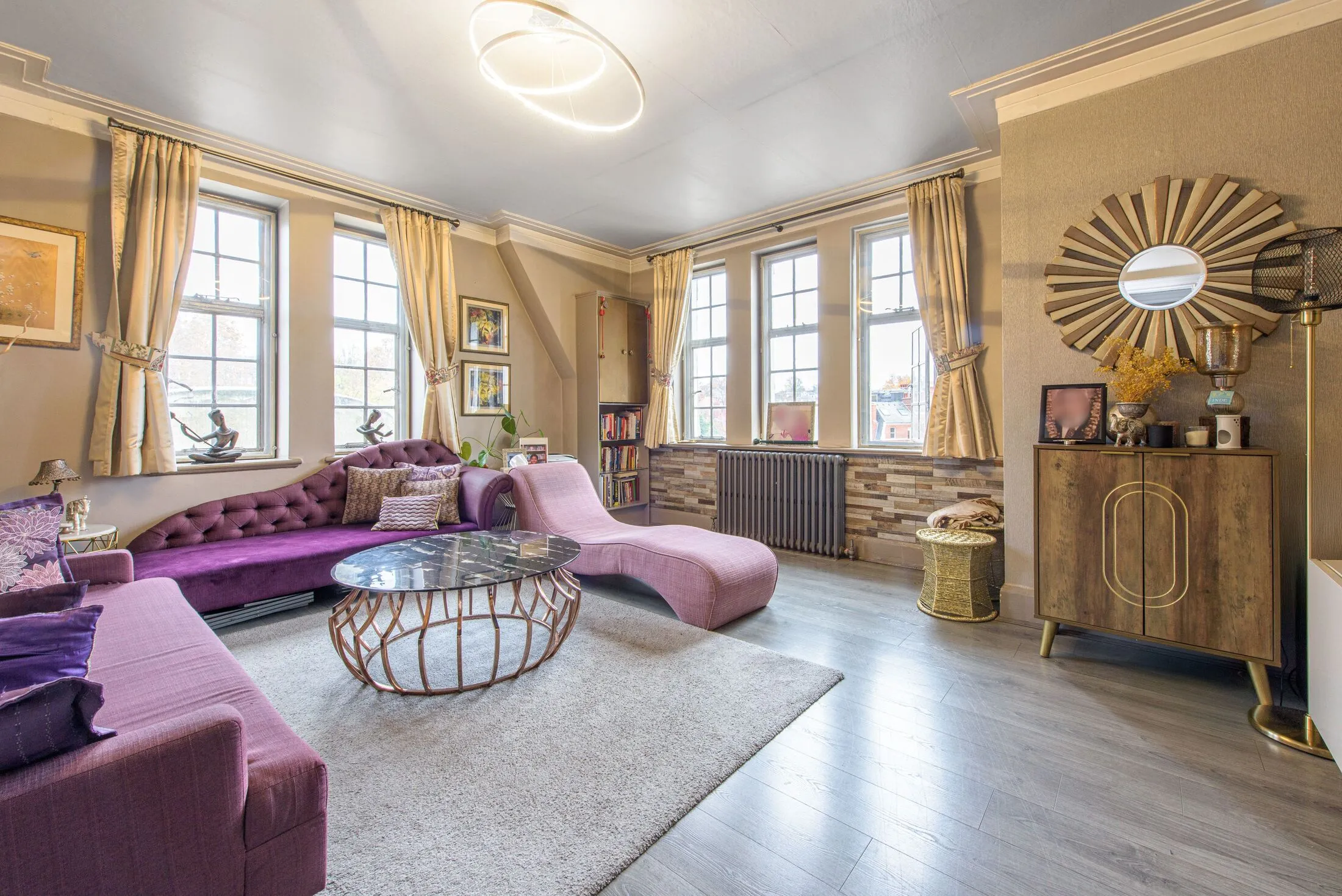 Flat Finchley Road in Greater London