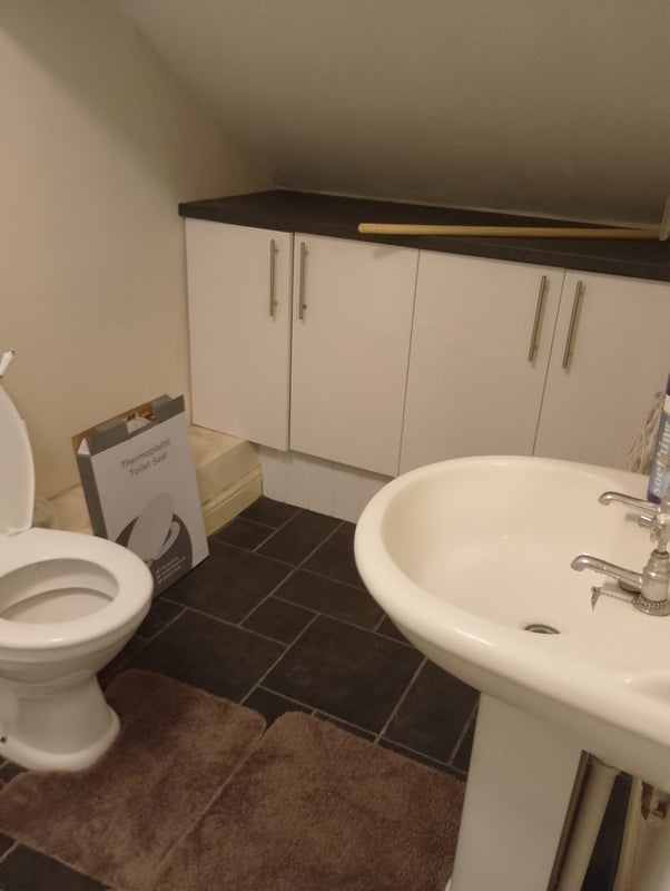 Room Ladywell Road in Stoke-on-Trent