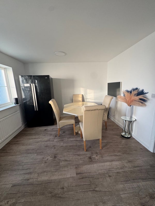 Room Rushberry Avenue in Manchester