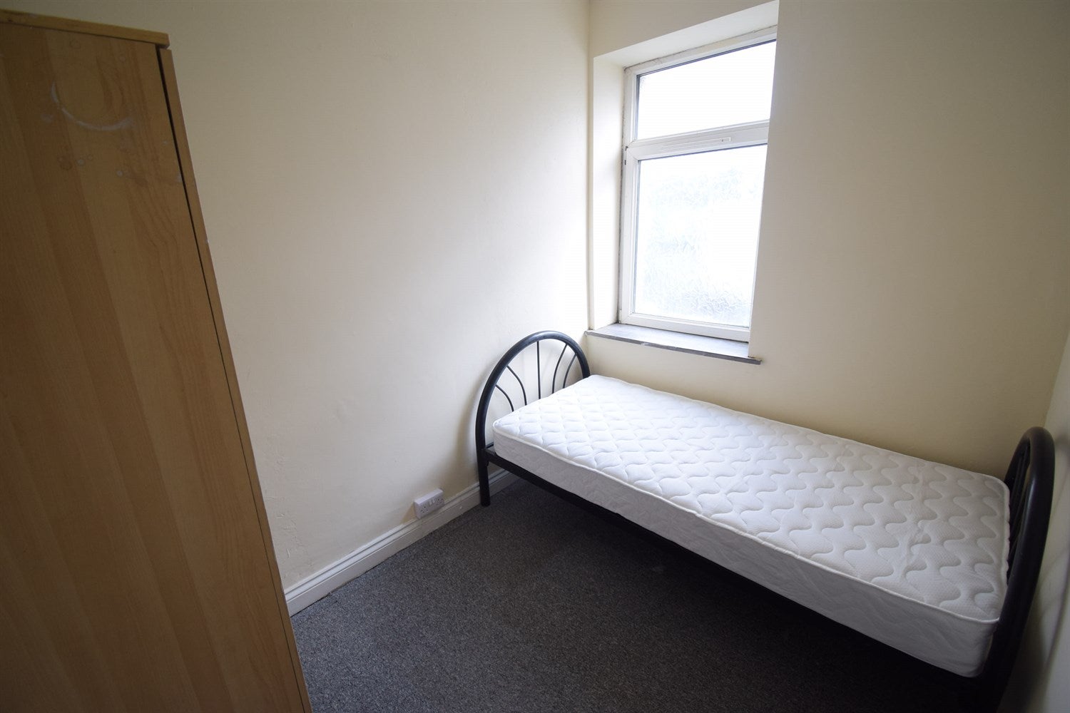 Room Penarth Road in Cardiff