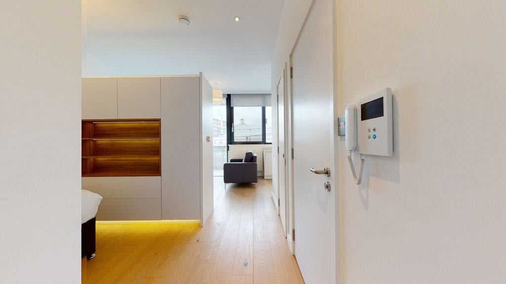 Flat Highgate Hill in Greater London