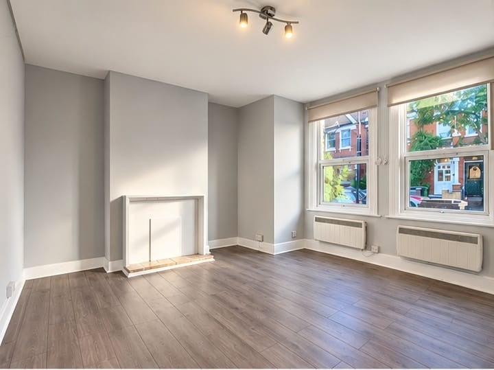 Flat Wimborne Road in Greater London