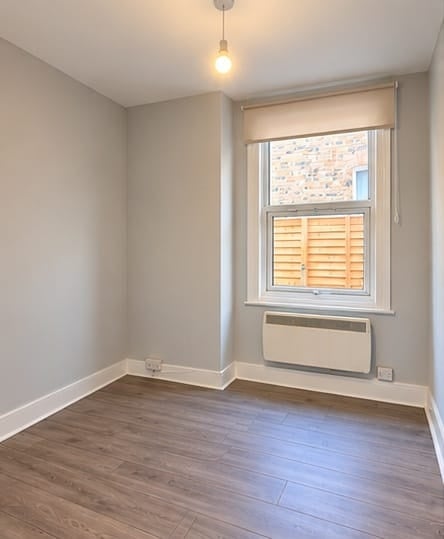 Flat Wimborne Road in Greater London