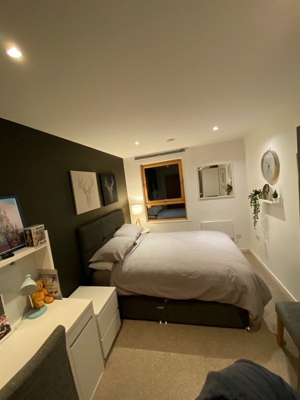 Room Marsh Lane in Leeds