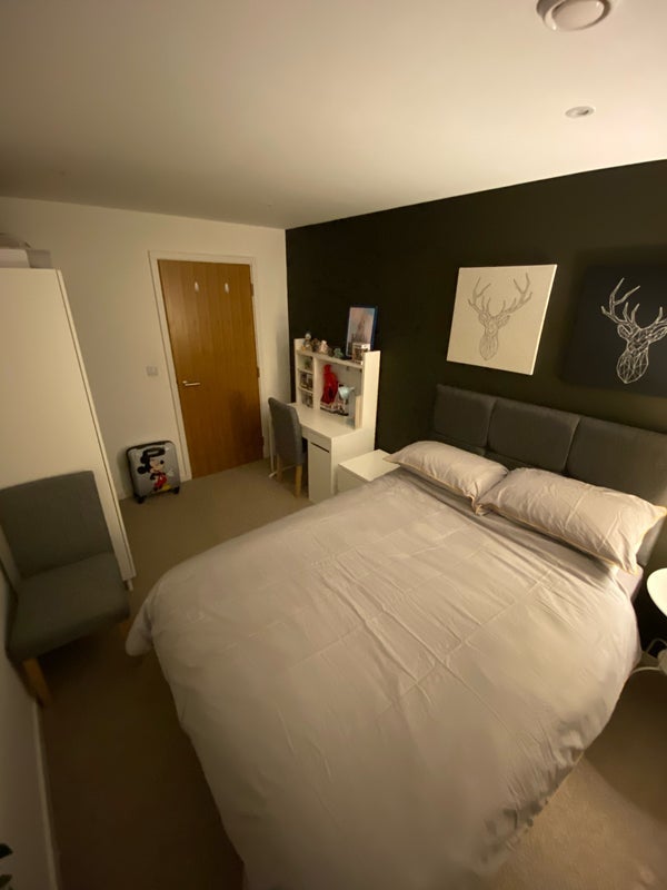 Room Marsh Lane in Leeds