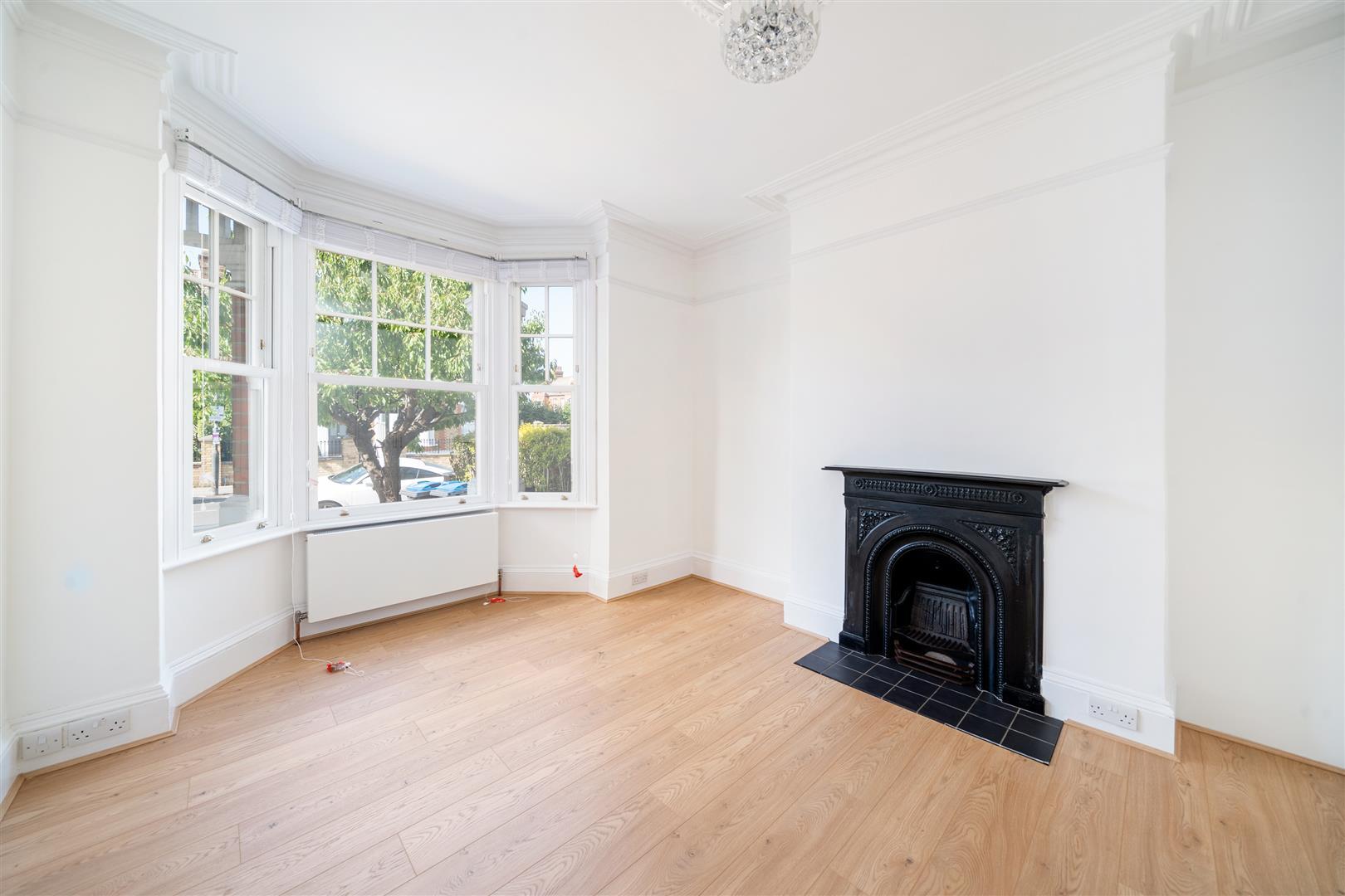 Flat Princes Road in Greater London