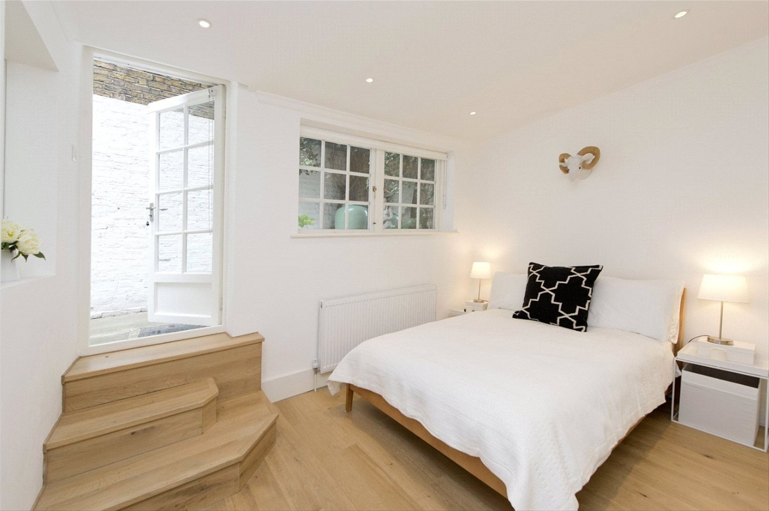 Flat Cornwall Mews South in Greater London