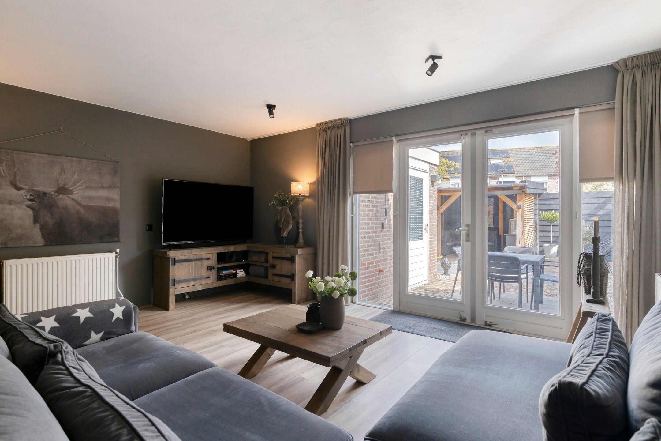 Tussenwoning te koop: Veenlanden 22, Hoevelaken