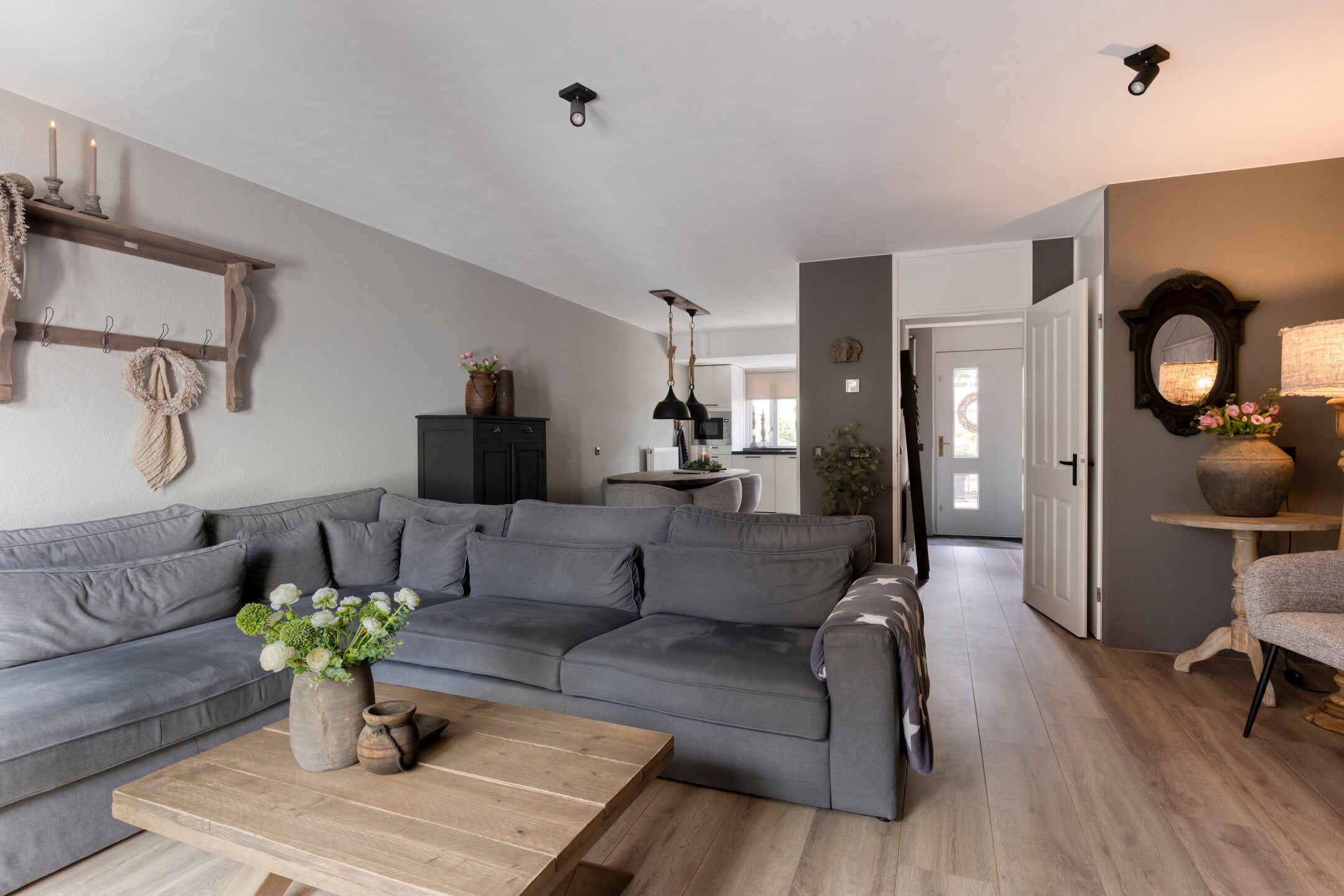 Tussenwoning te koop: Veenlanden 22, Hoevelaken