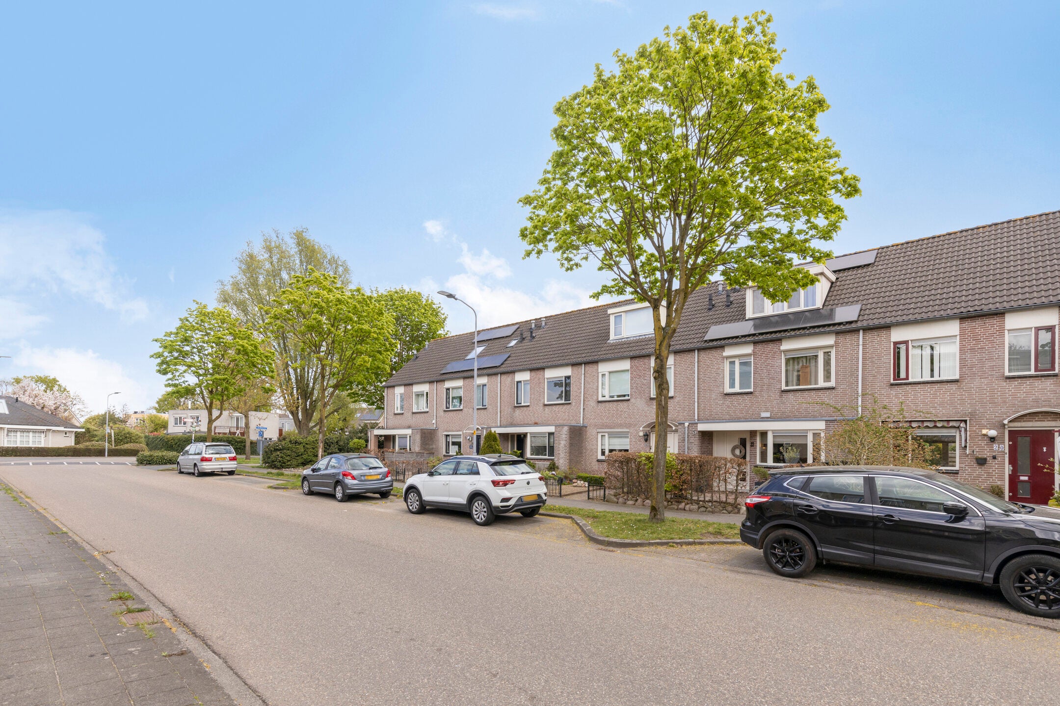 Tussenwoning te koop: Veenlanden 22, Hoevelaken