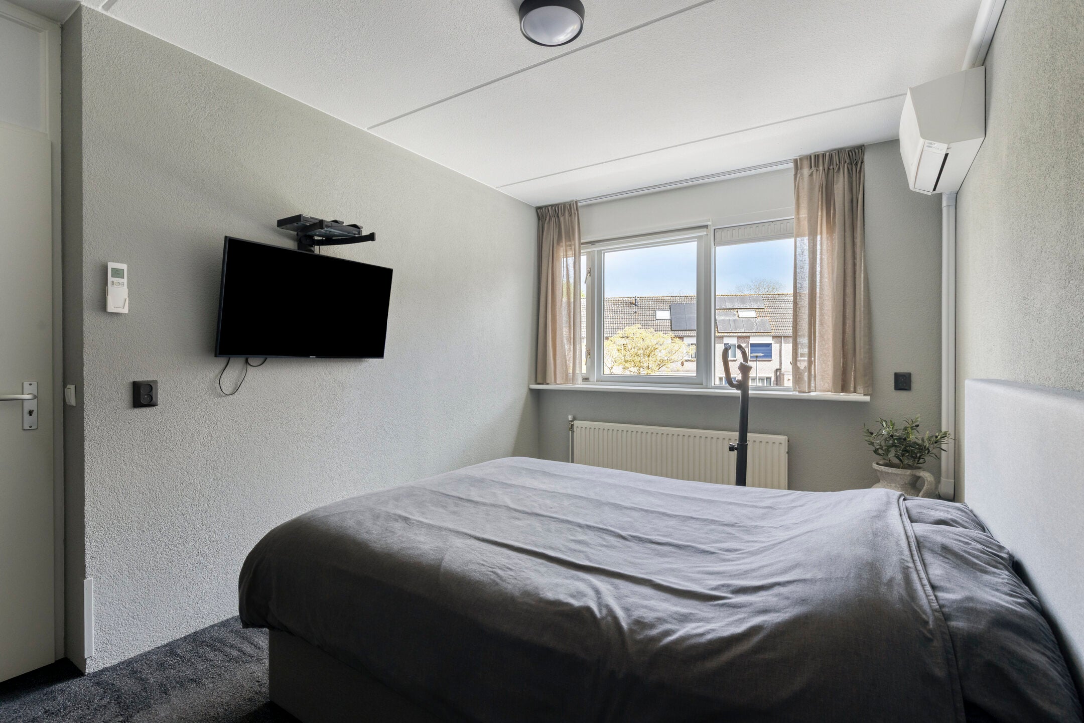 Tussenwoning te koop: Veenlanden 22, Hoevelaken