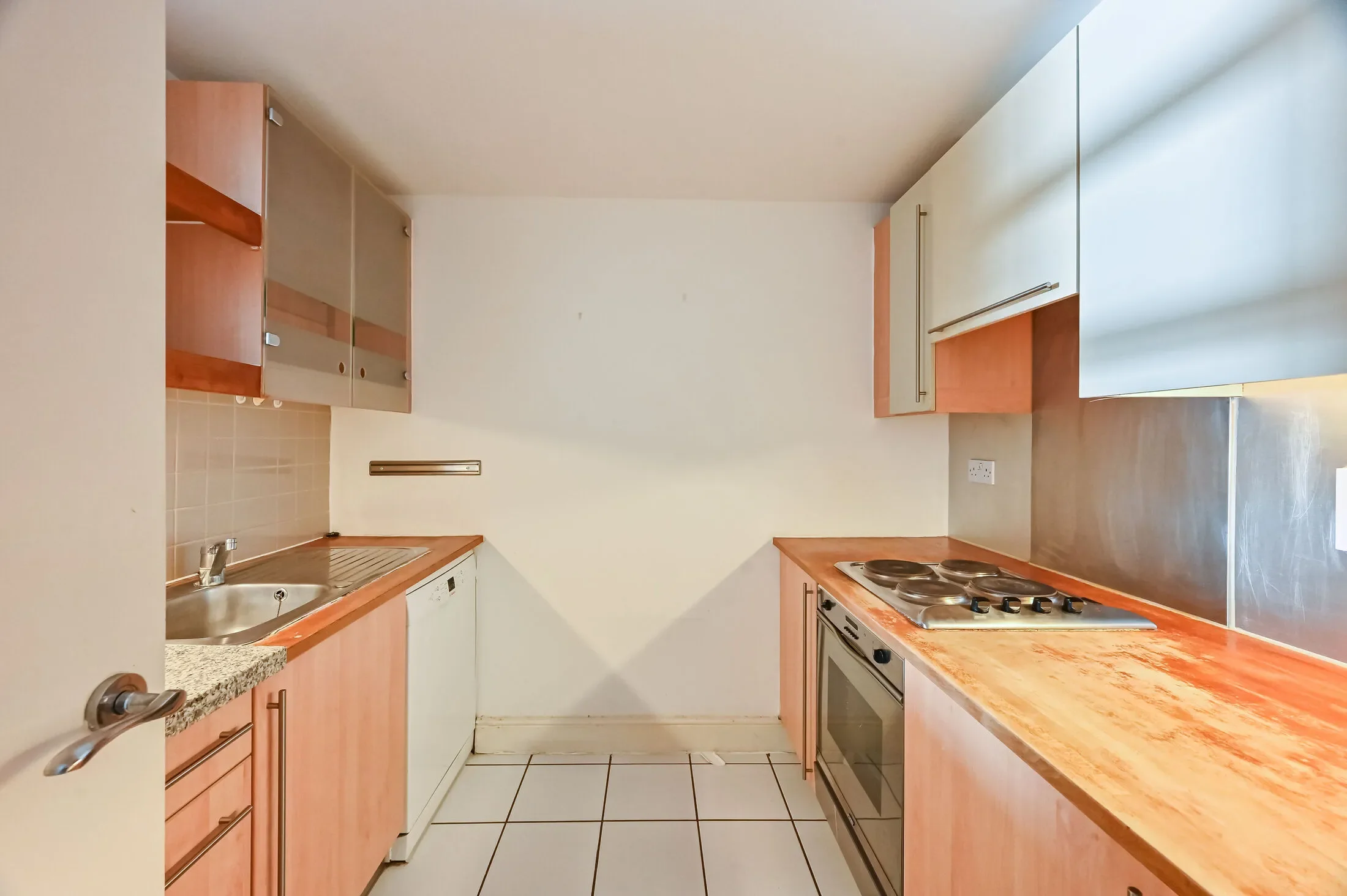 Flat Westferry Road in Greater London