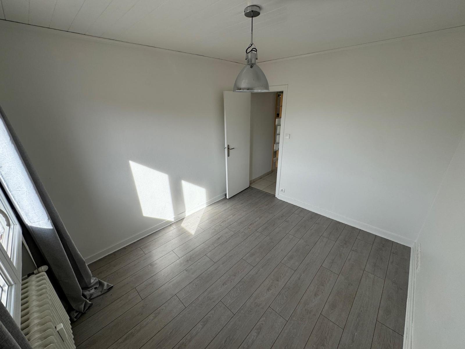 Flat Rue Benoît Oriol in Saint-Chamond